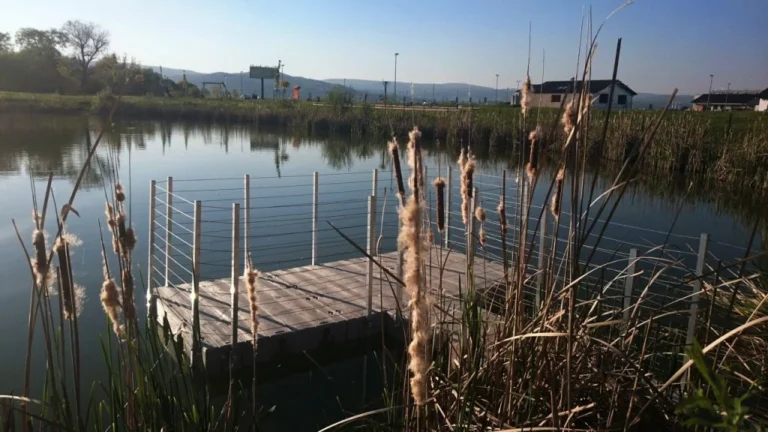 Plastic pontoon - Little Paradise. One of the other realizations of the pontoon using plastic modular floats. This realization is all the more interesting because it is located in the "Little Paradise" complex, which is located near Bratislava.