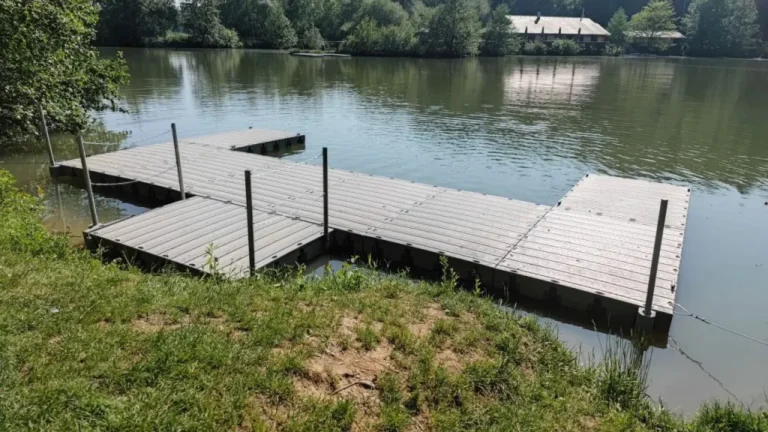 Modular pontoon - Lednické Rovné. Plastic modular pontoons - floats can be used for various purposes, not only for relaxation, rest, but also for active people.